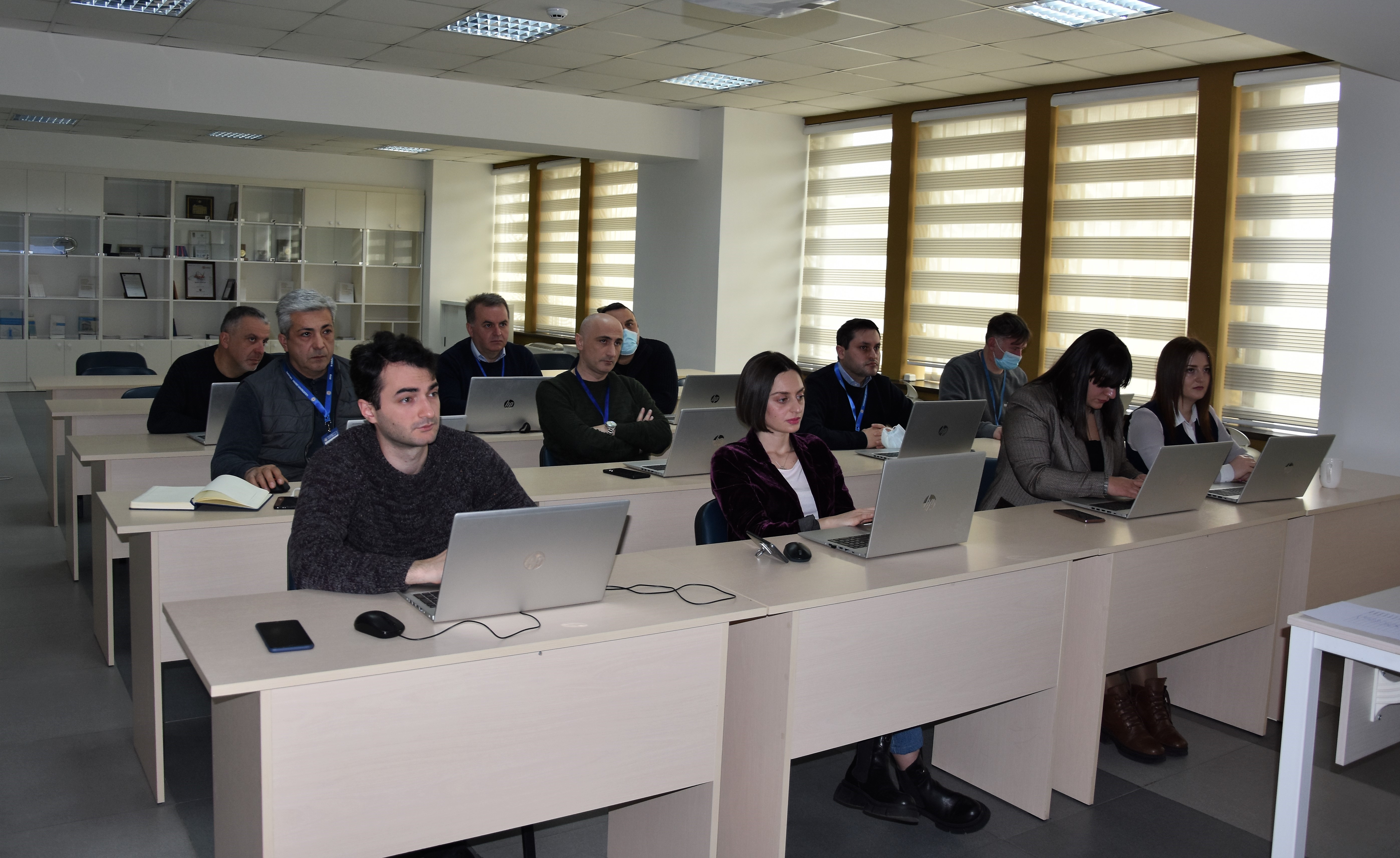 აუდიტორები ელექტრონულ სისტემაში (AMS) აუდიტის მართვის პროცესს გაეცნენ